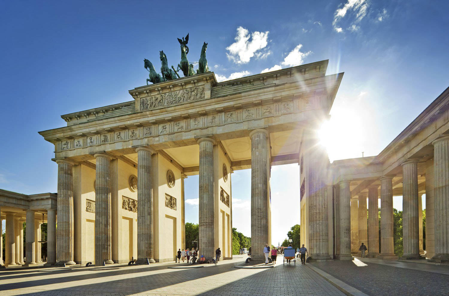 Brandenburg Gate The Berlin City Heart Traveldigg Com