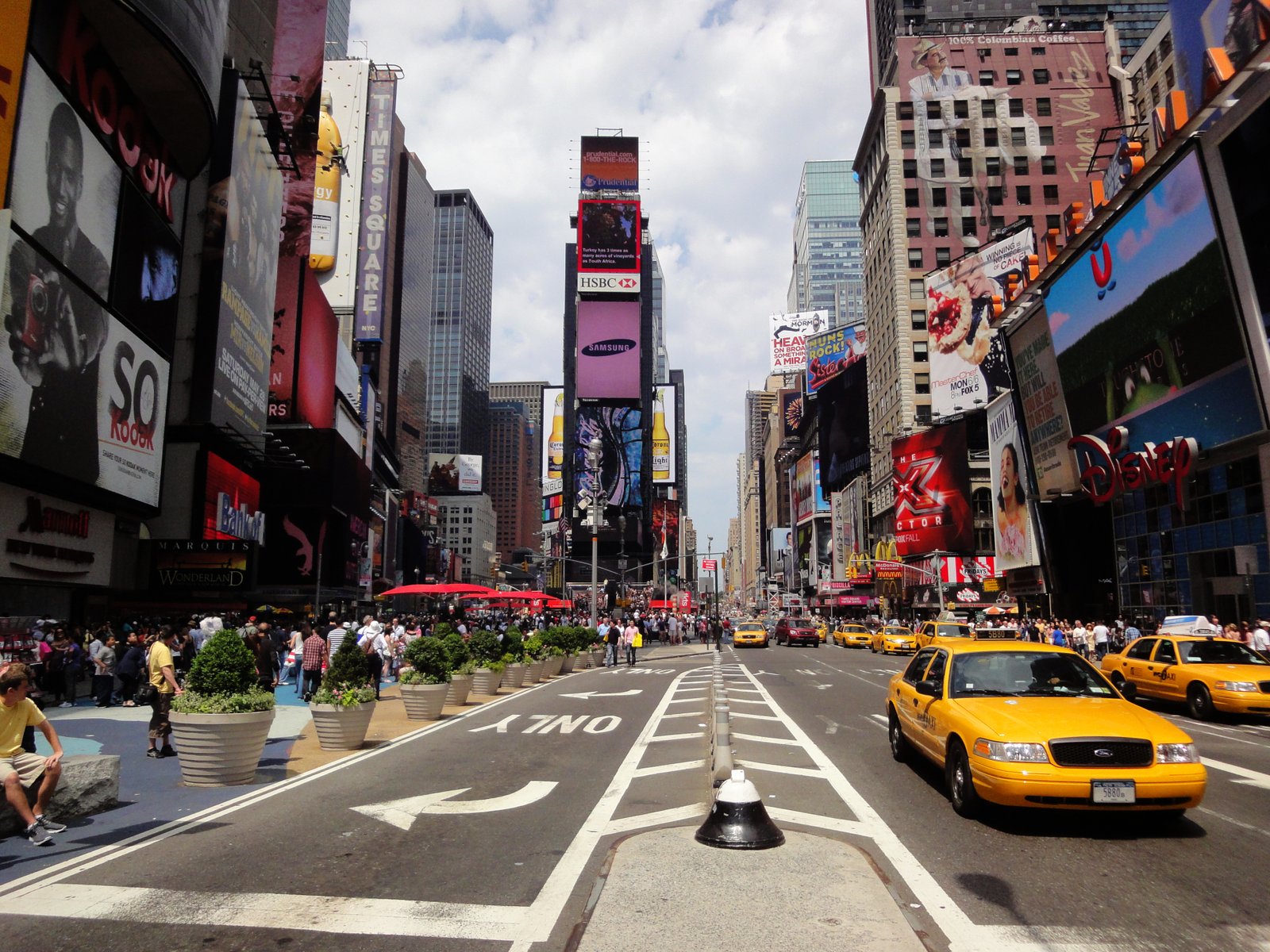 Times Square New York: The Most Famous Entertainment ...