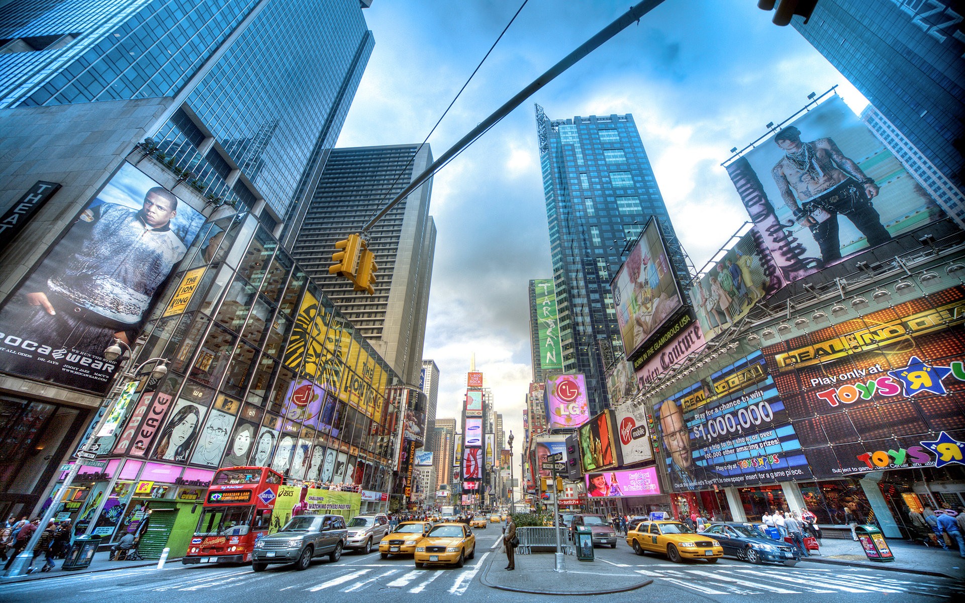 Times Square New York: The Most Famous Entertainment Centers in The ...