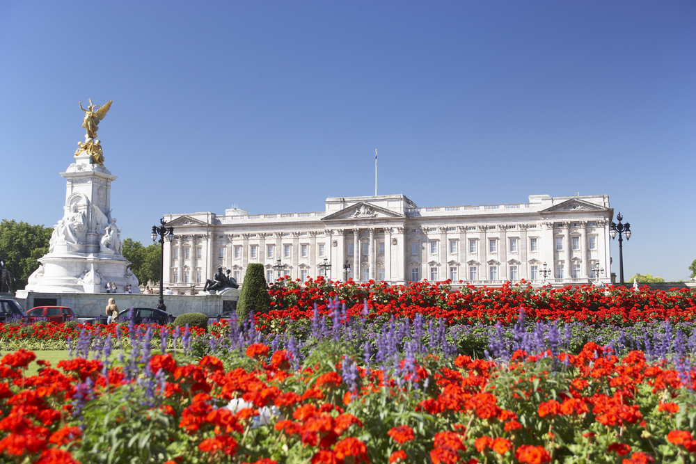tourist attractions in london buckingham palace