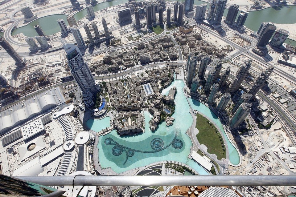 Burj Khalifa Travel Guide And How To Get There Traveldigg Burj Khalifa Travel Guide And How To Get There Traveldigg