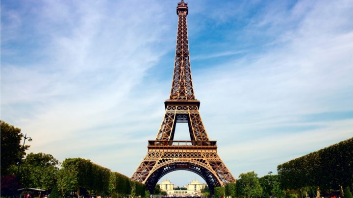 Exploring the Eiffel Tower, the Tallest Building in Paris - Traveldigg.com