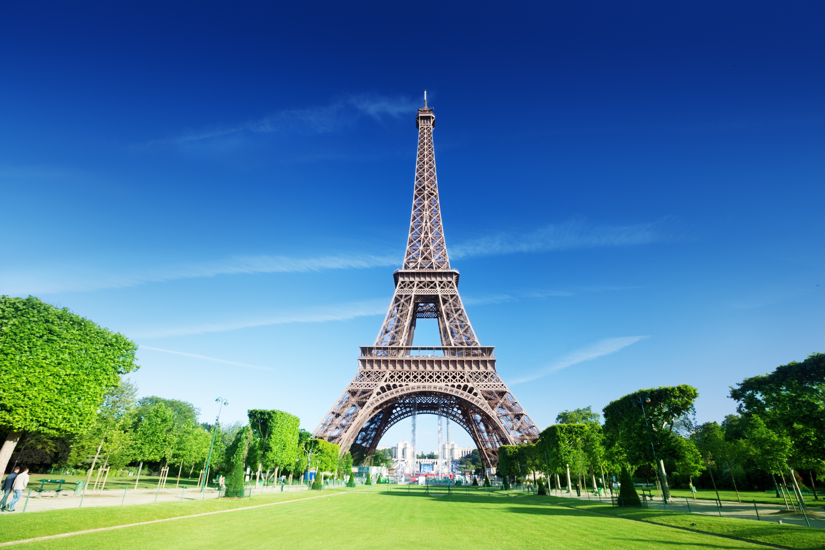 Exploring the Eiffel Tower, the Tallest Building in Paris - Traveldigg.com
