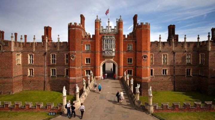 Hampton Court Palace, The Magnificent Palace is Only For Tourism ...