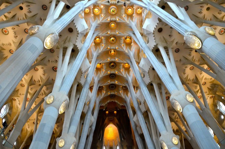 La Sagrada Familia, The Church Nuanced 