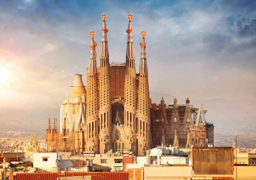 La Sagrada Familia, The Church Nuanced “Art Deco” in The Heart of ...