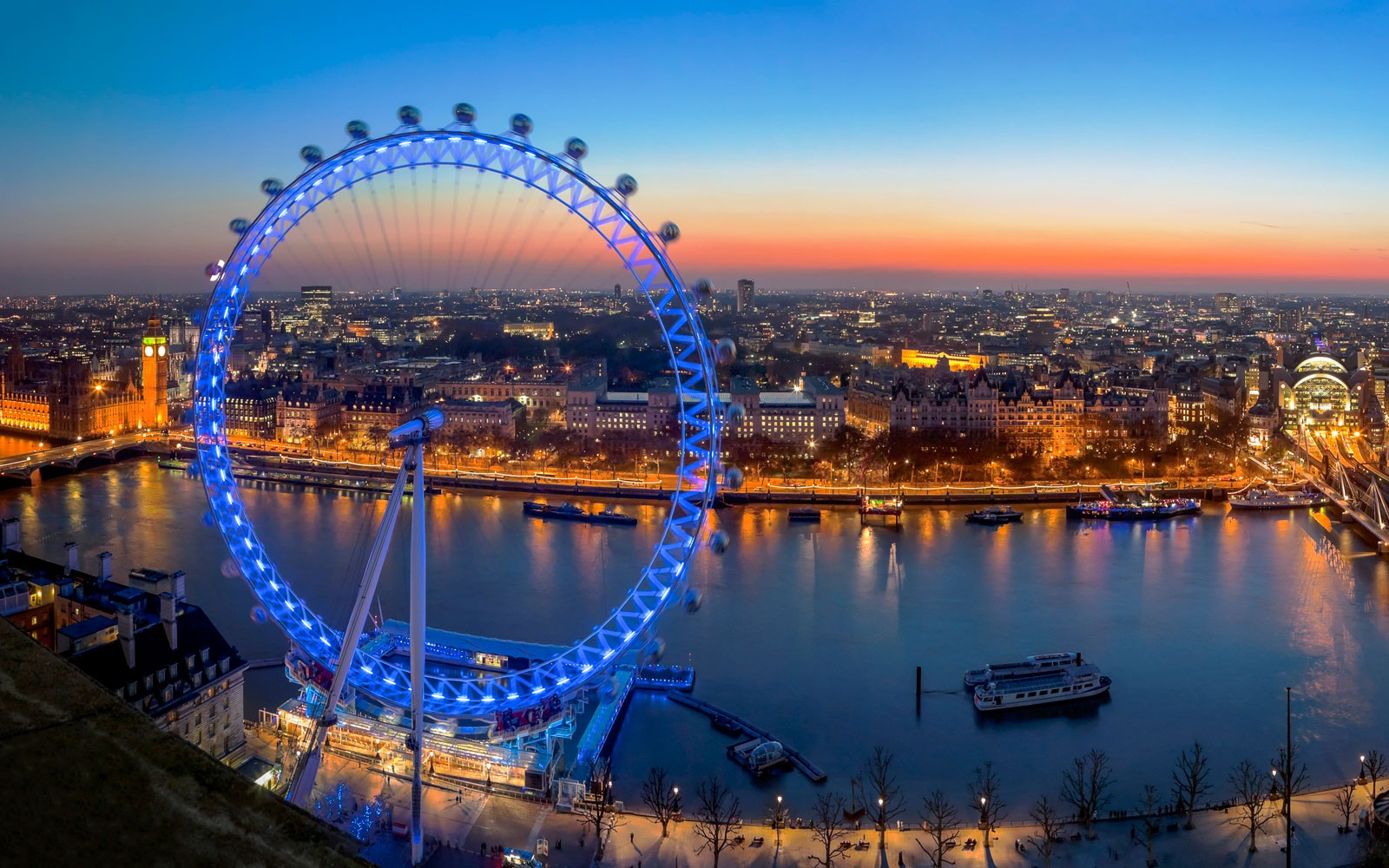 how many tourists visit london eye