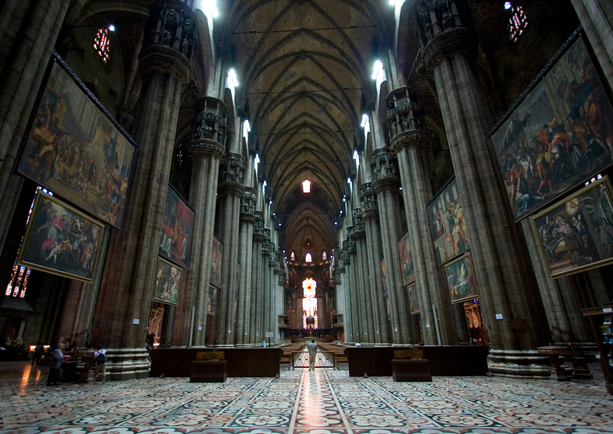Catedral De Milão Por Dentro - MODISEDU