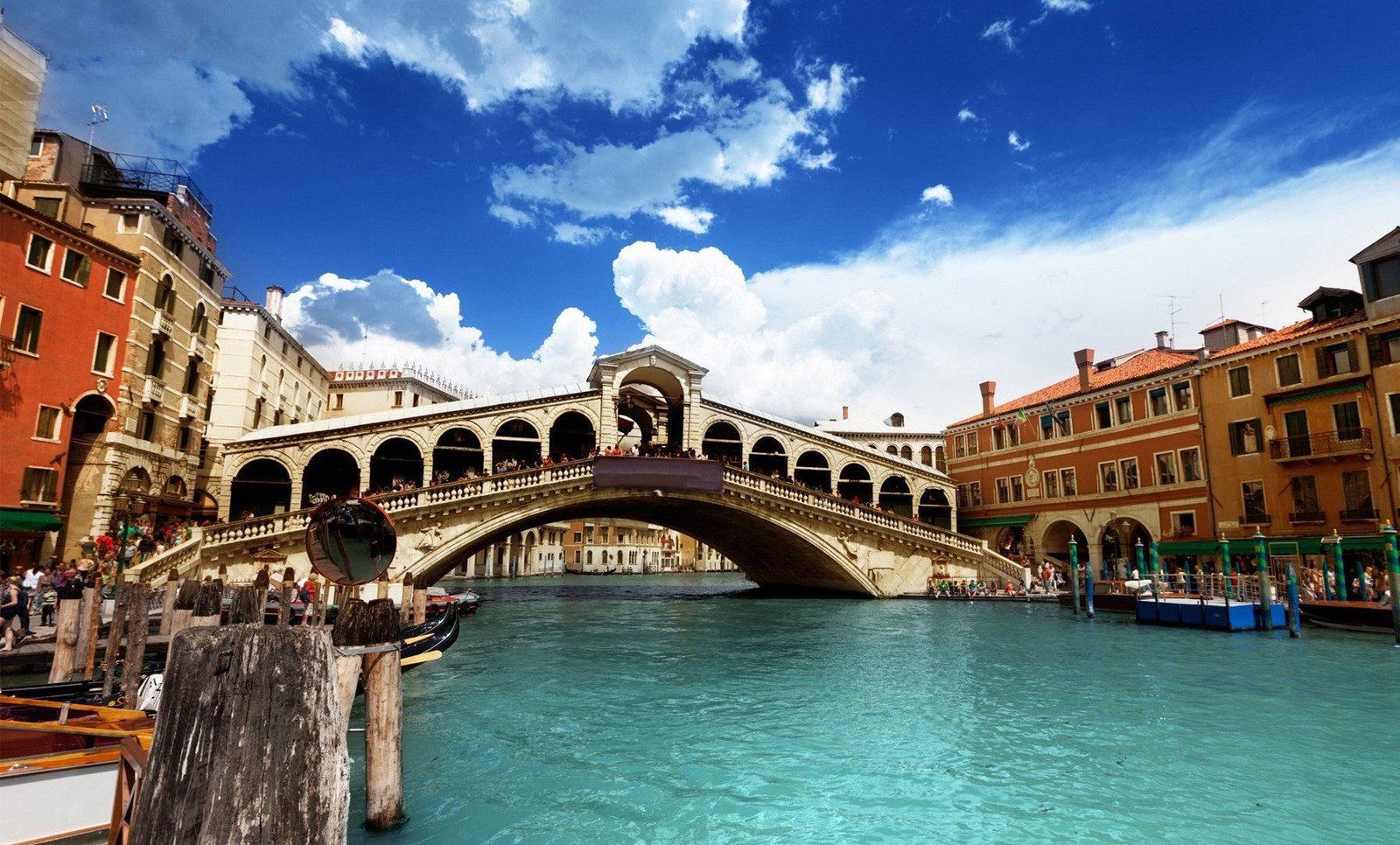 Rialto Bridge The Old Bridge With Romantic Impression Traveldigg
