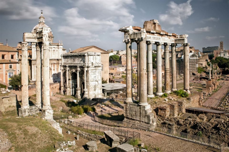 roman columns at the forum        
        <figure class=