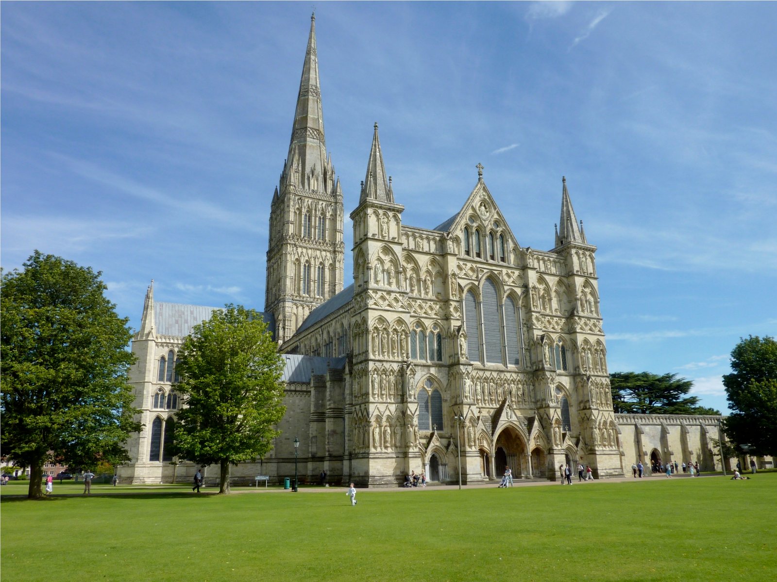 Salisbury Cathedral Built In The Style Of Early English Gothic Salisbury Cathedral Built In The Style Of Early English Gothic
