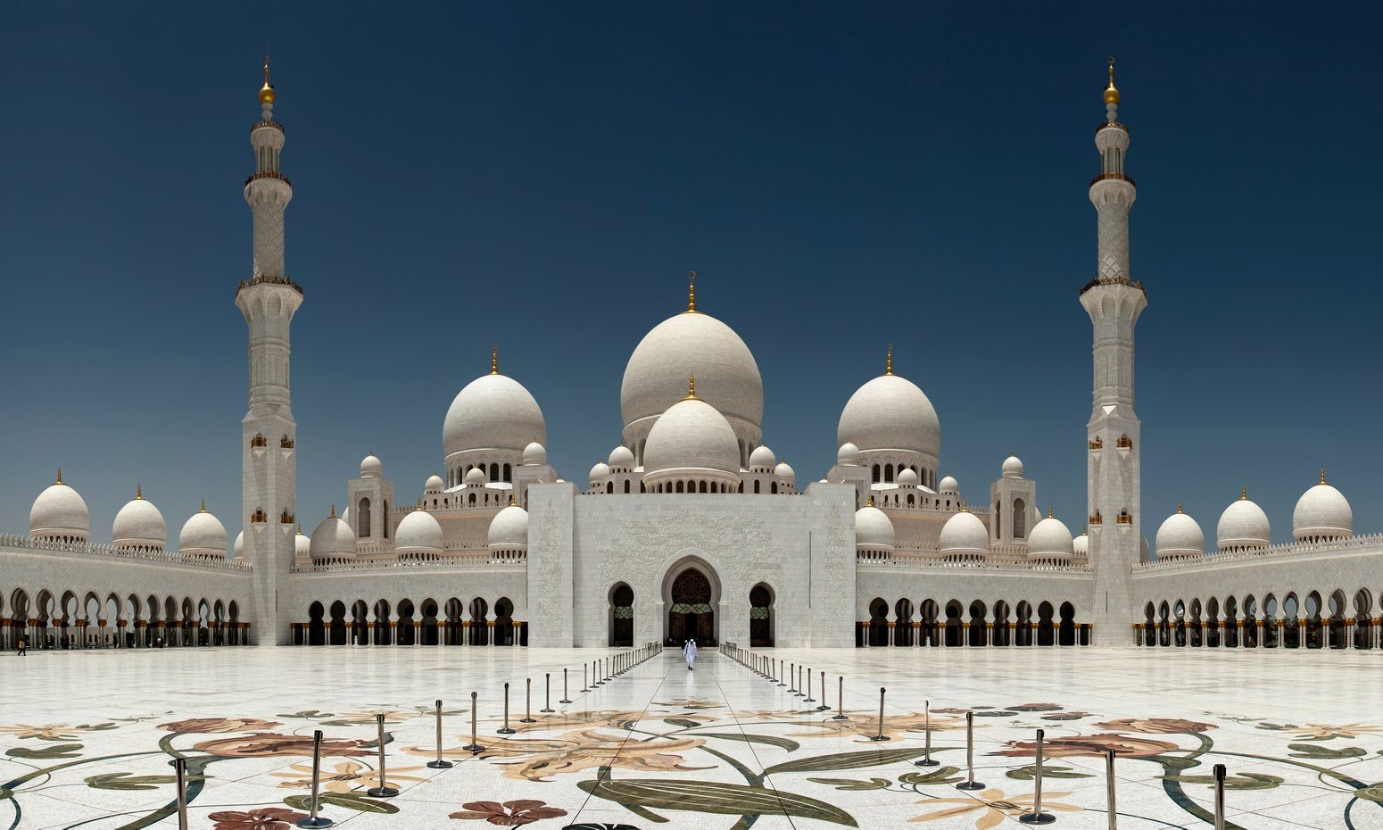 Sheikh Zayed Grand Mosque The Most Magnificent Mosques In The World