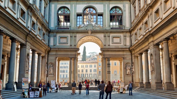 Uffizi Gallery Exterior Photo