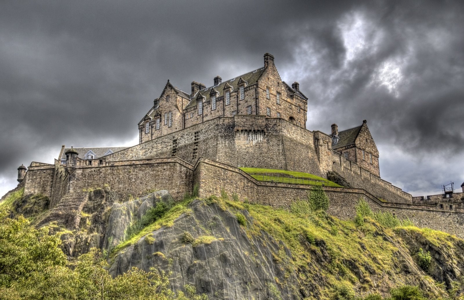 Words To Describe Edinburgh Castle