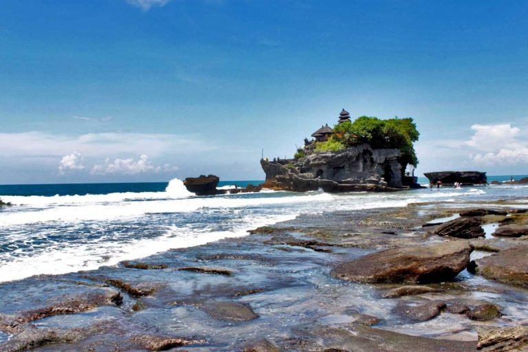 Tanah Lot, One of Favorite Travel Sites in Bali - Traveldigg.com