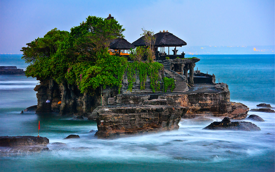  Tanah  Lot  One of Favorite Travel Sites in Bali 