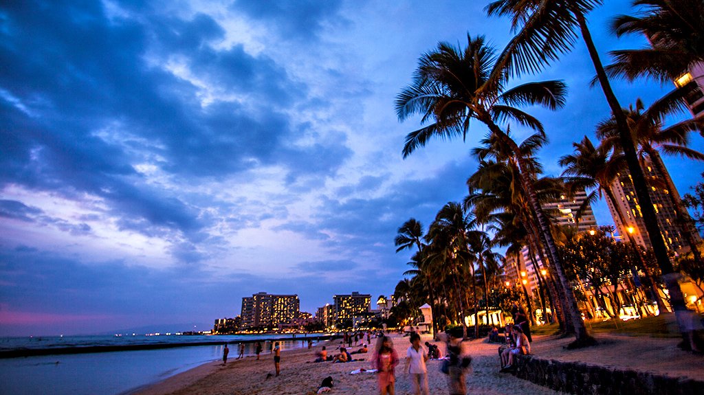 Waikiki Beach, Hawaii's Most Popular Destinations - Traveldigg.com