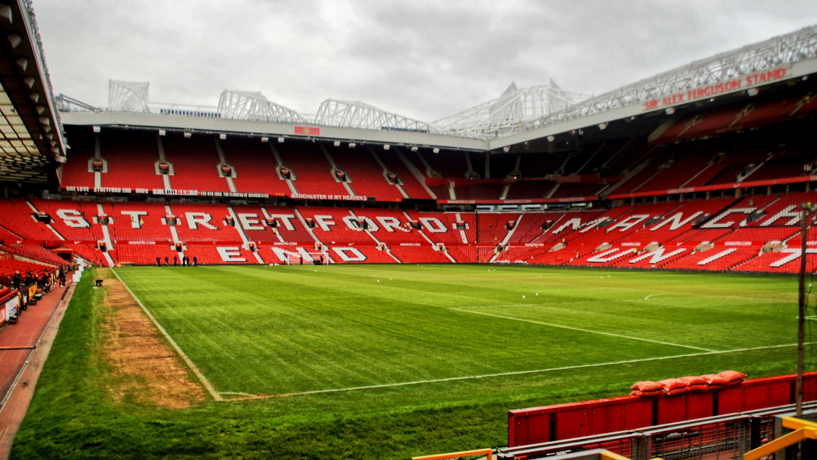Travel To Old Trafford Manchester United S Headquarters Traveldigg Com