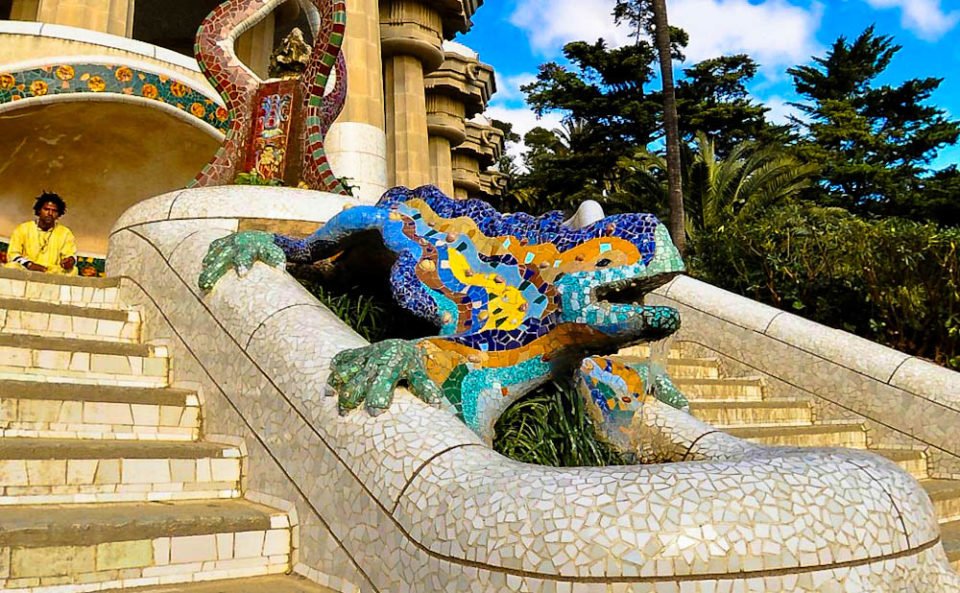 Park Guell, The Most Unique Public Park in The World - Traveldigg.com