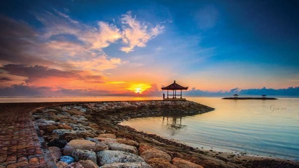  Sanur  Beach Enjoying The Beautiful Sunrise Traveldigg com