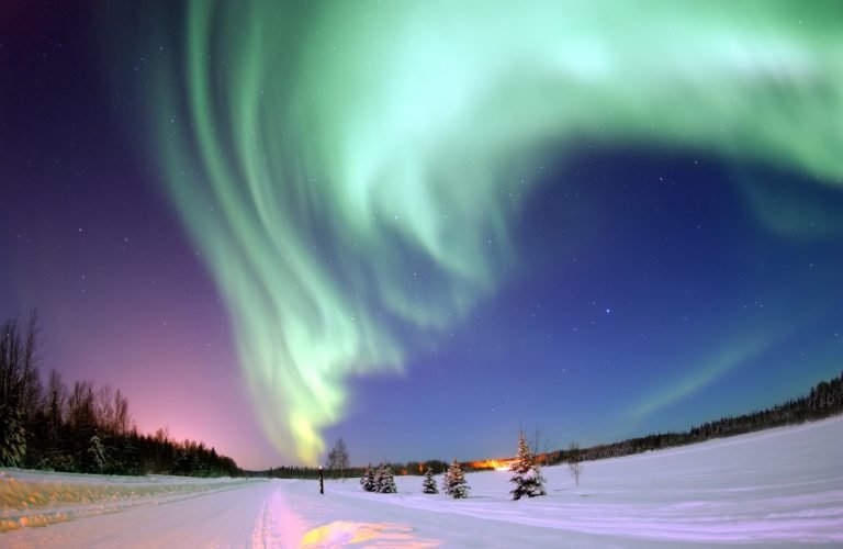 Aurora Borealis The Wonderful Light In The North Pole S Sky Traveldigg Com