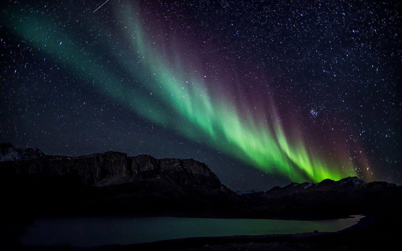 Aurora Borealis The Wonderful Light In The North Poles Sky