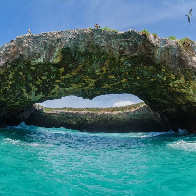 Hidden Beach, The Secluded Heaven In Marieta Islands, Mexico ...