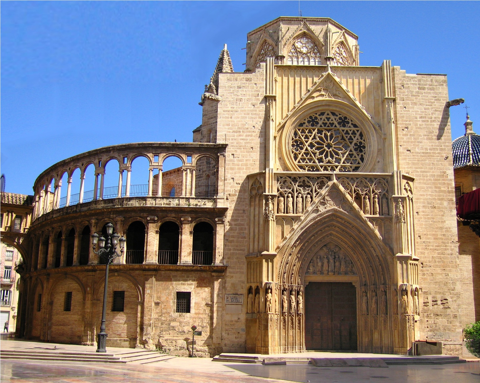 visit valencia cathedral